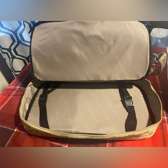 Kenneth Cole hand luggage - Picture 4 of 9